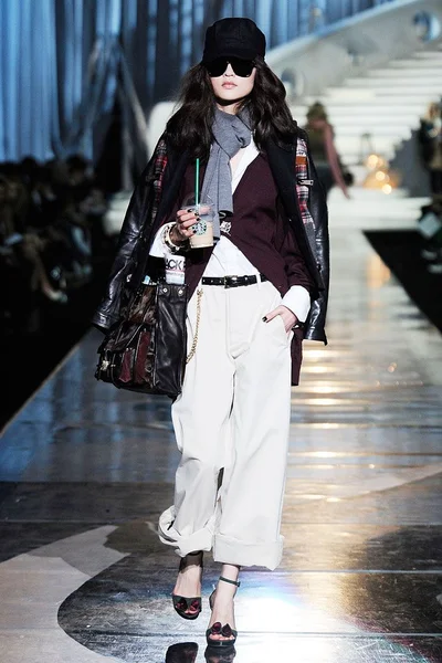 Look 17